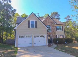 6879 Smoke Ridge Dr, College Park, GA 30349