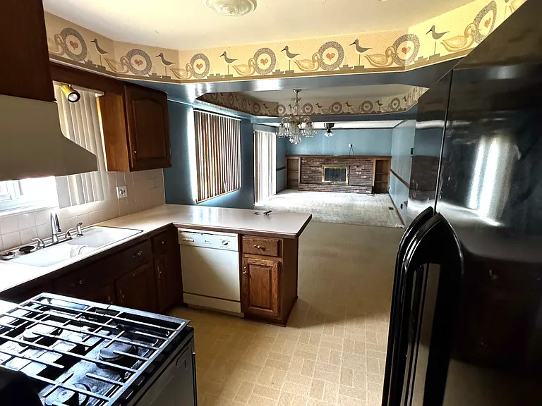10922 Chicago Rd — Photo 7