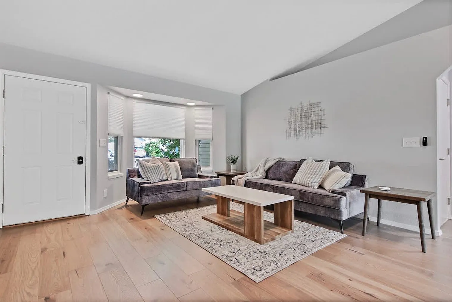 3 bed, 2.0 bath, $6,031 — Photo 1
