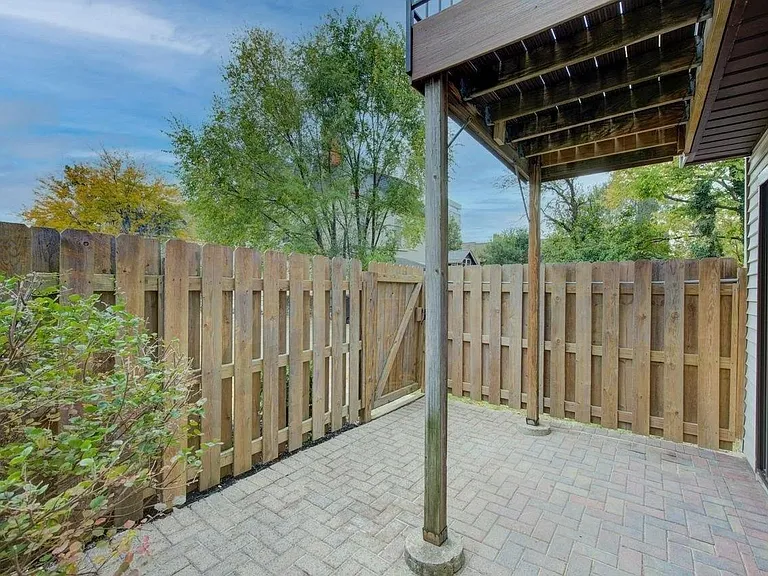 2430 Grandview Ave — Photo 19