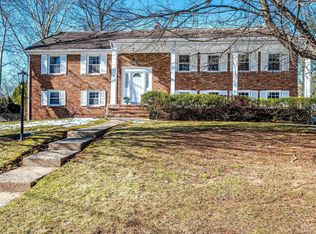 8 Fielding Pl, Edison, NJ 08820