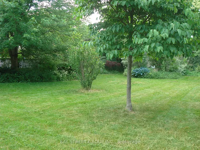 14 Macbeth Blvd — Photo 27