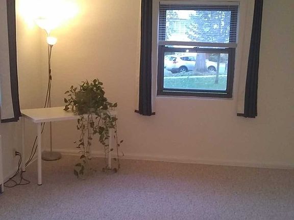 3rd image of 420 Fairview Ave APT 1J