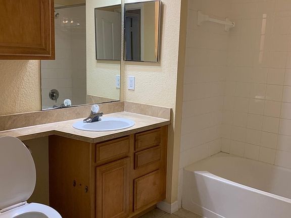 5th image of 6151 Metrowest Blvd #106106