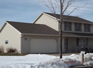 480 Leah Ln, Green Bay, WI 54311