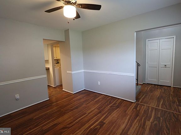 4th image of 12512 Woodstock Dr E