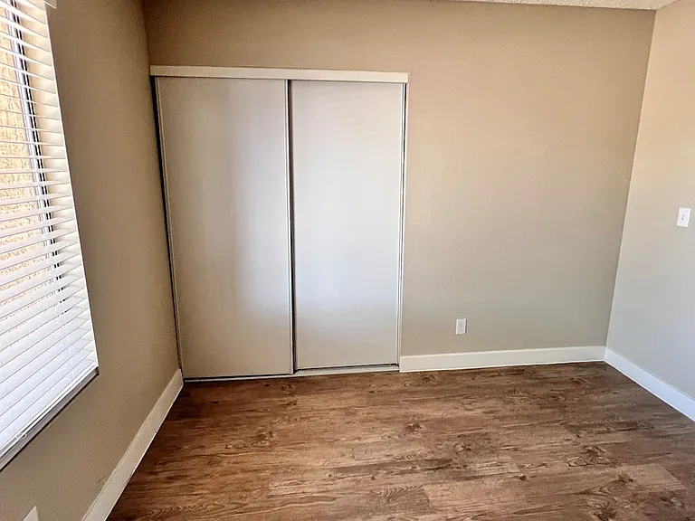 125 Sterling Dr — Photo 10