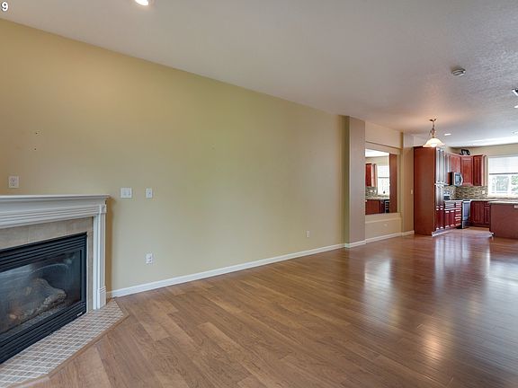 4th image of 21837 NE Larkspur Ln