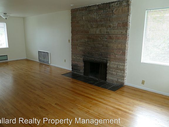 2nd image of 2272 Gilman Dr W APT 2