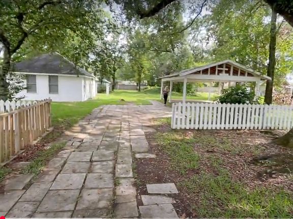 Private Driveway, Patio