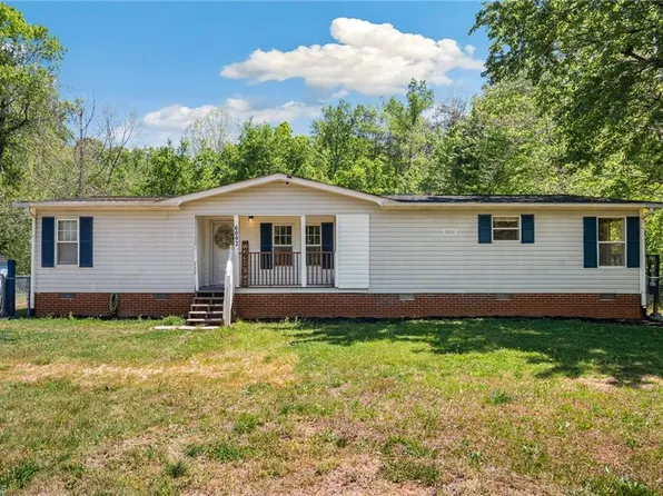 6092 Cain Forest Dr, Walkertown, NC 27051