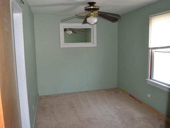 5th image of 422 Dillon St