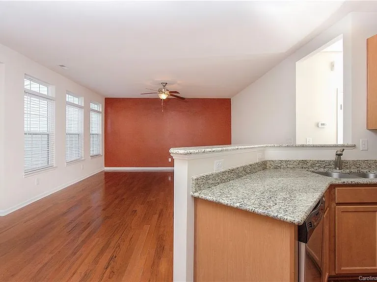 9722 Springholm Dr — Photo 11