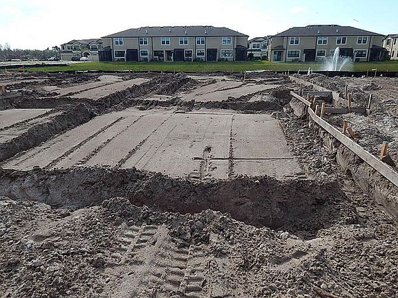 Located on 0314 in Westlake Townhomes in Tampa, FL