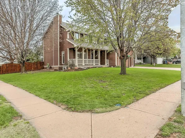 110 Fleetwood Dr, Papillion, NE 68133