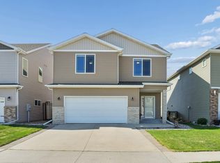 947 30th Ave W, West Fargo, ND 58078