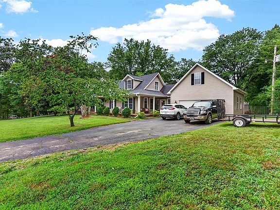 3rd image of 3295 Dye Ford Rd