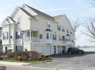 6408 Riverfront Dr, Palmyra, NJ 08065