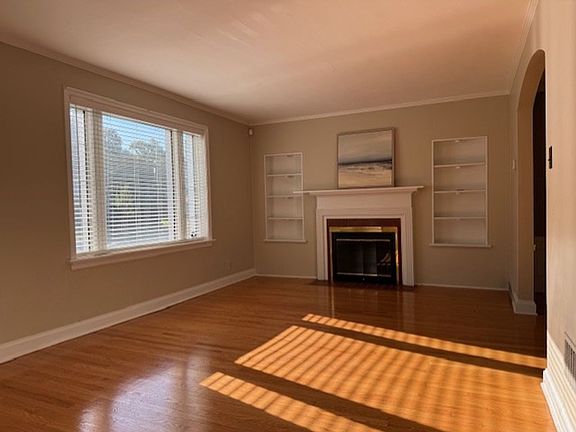 3rd image of 1087 Terrace Dr