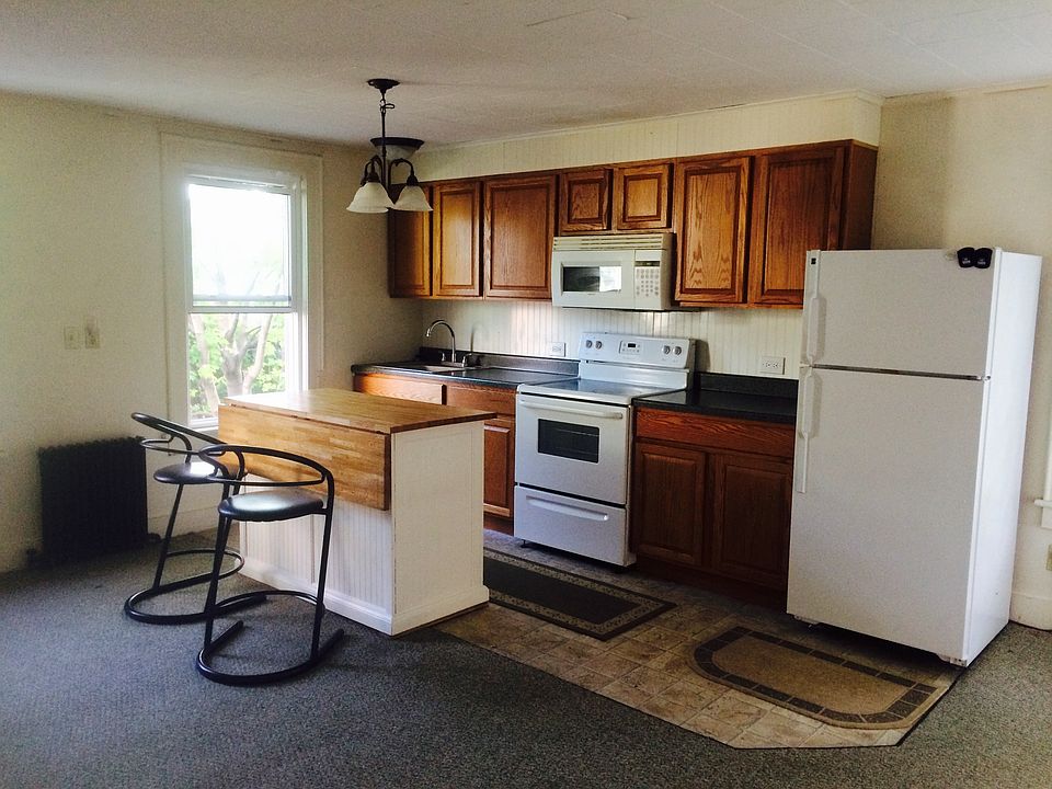 1st image of 569 N Broadway APT 2