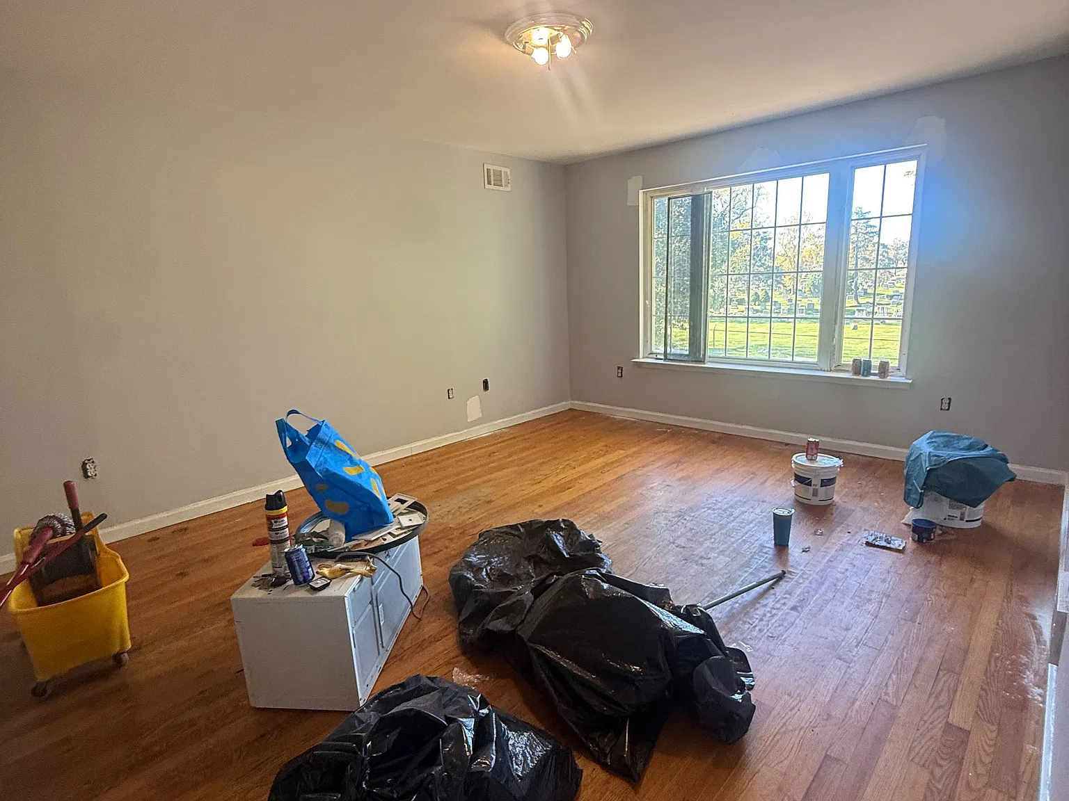 4 bed, $3,400 — Photo 2