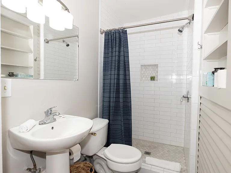 1007 Rigsby Ave — Photo 7