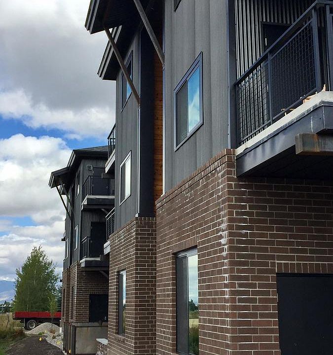 1st image of 2220 Remington Way