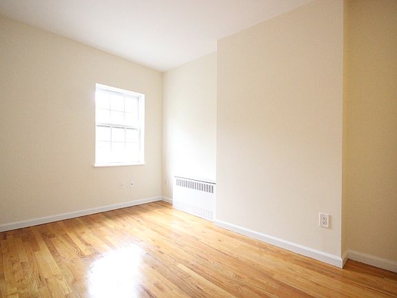 5th image of 447 Avenue Of The Americas #3