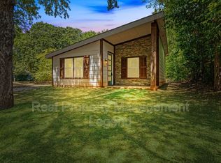 1011 W Hull St, Denison, TX 75020