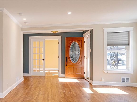 4th image of 2536 Shirley Ave
