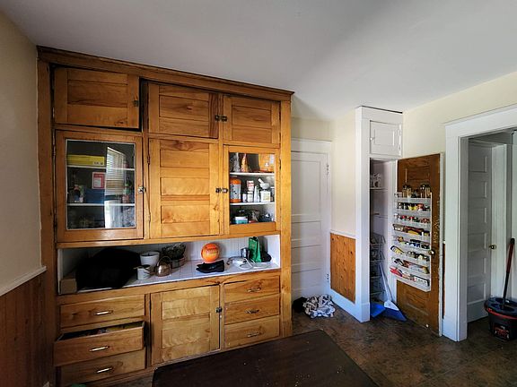 5th image of 613 E Townsend St #613