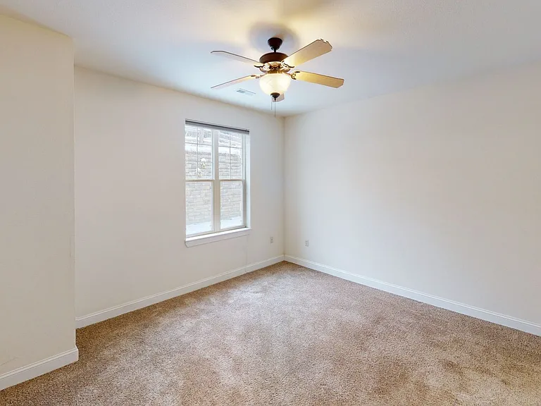 Delafield Lakes Apartments — Photo 64