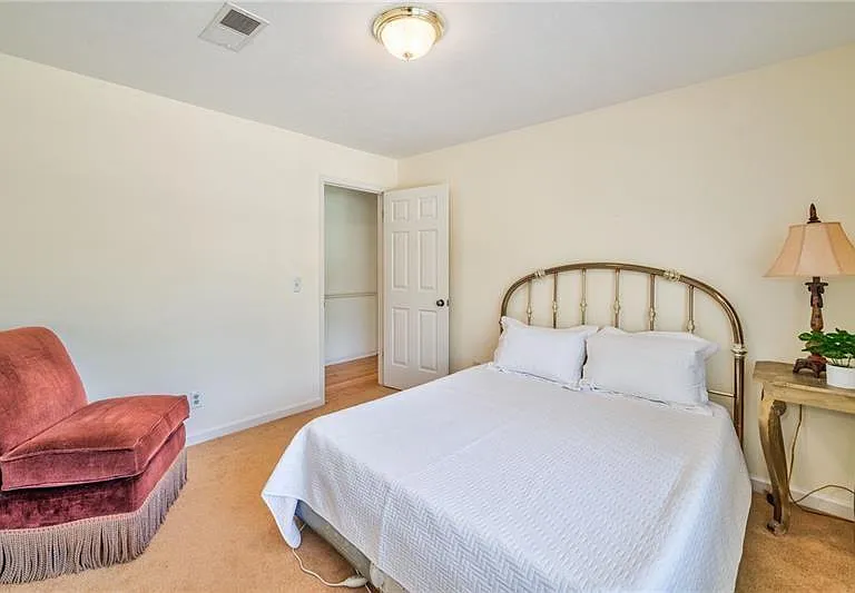 4010 Mansion Dr — Photo 15