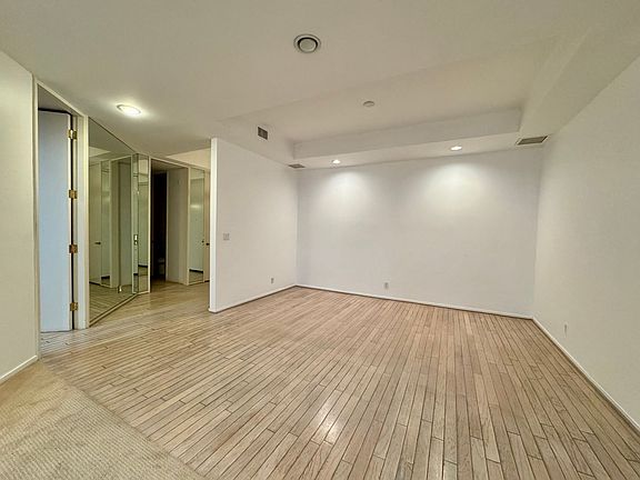 4th image of 268 S Lasky Dr APT 105