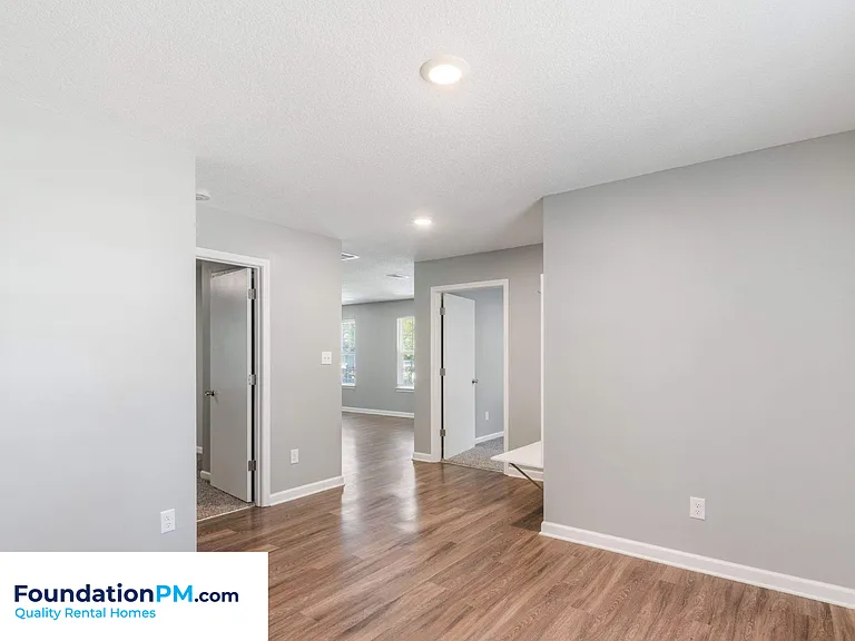 3985 Willowview Ave — Photo 9