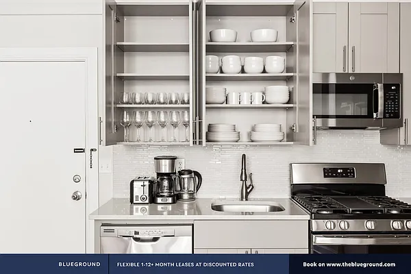 Rented by The Blueground | media 8