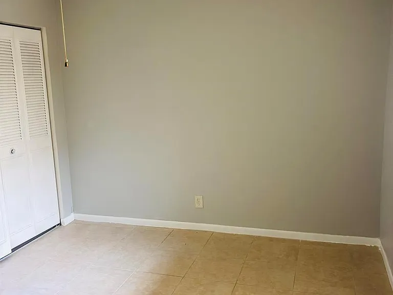 5190 Las Verdes Cir #315 — Photo 6