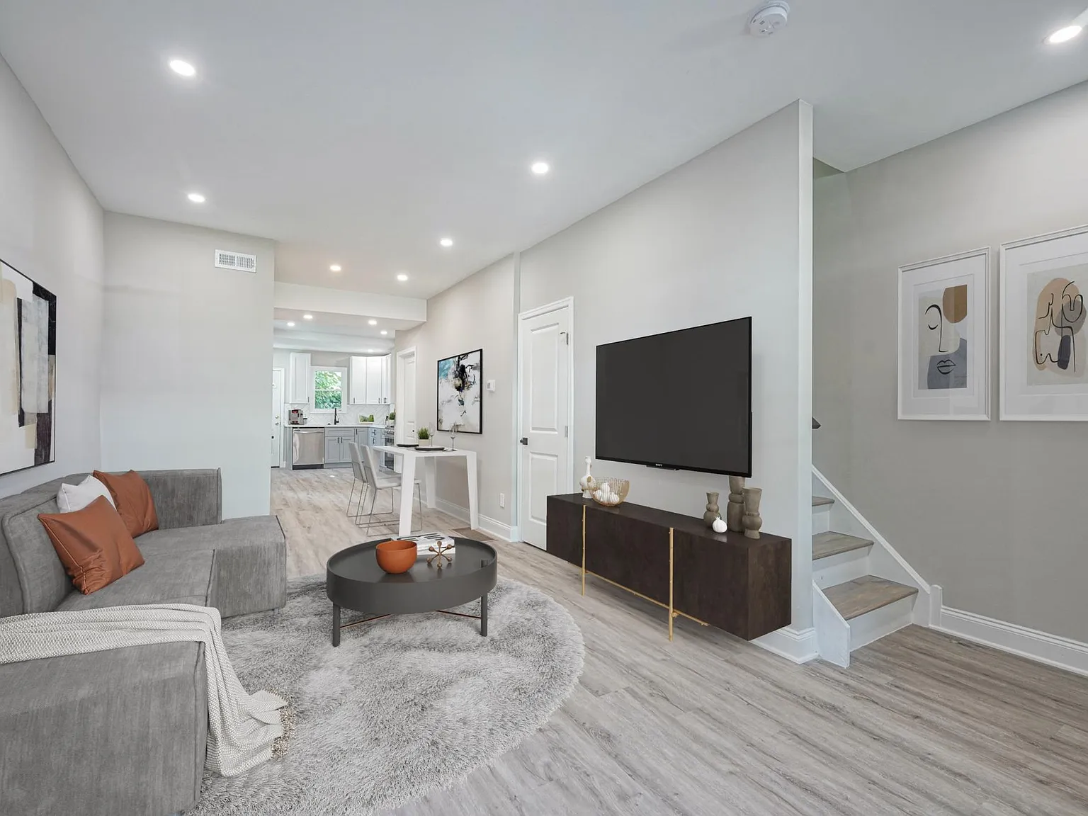 3 bed, 1.5 bath, 1260 sqft, $1,750 — Photo 1