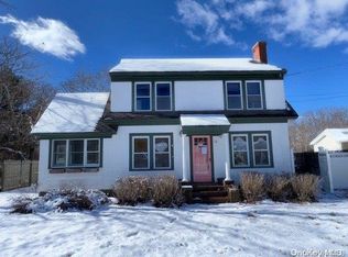 22 Senix Ave, Center Moriches, NY 11934