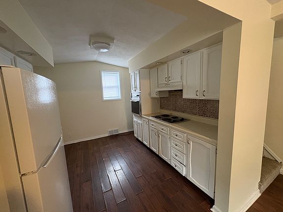 5th image of 1151 Willowdale Ave