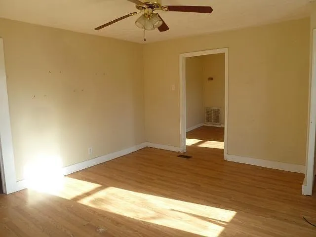 2104 Thorngrove Pike — Photo 3
