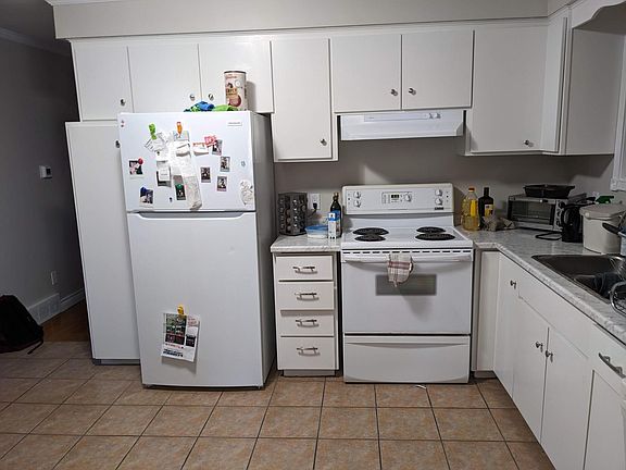 4th image of 566 Mount Anne Dr