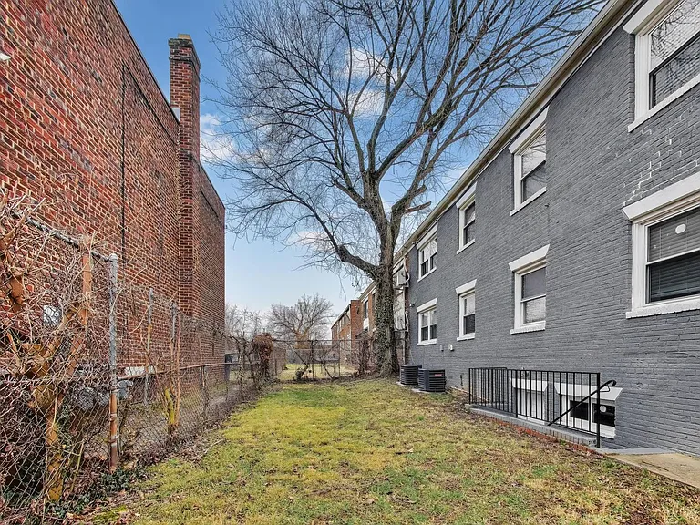 5031 H St SE — Photo 19
