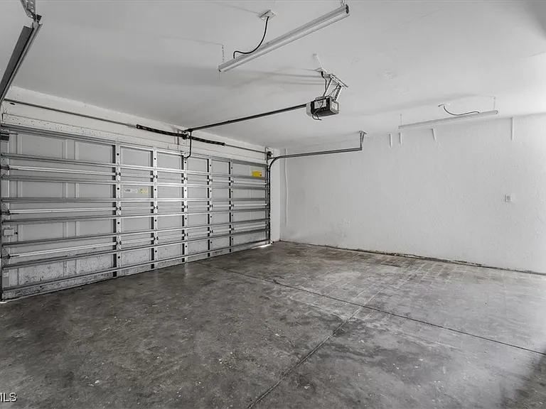 234 Pullman St — Photo 41