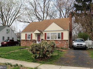 108 School House Ln, Brookhaven, PA 19015