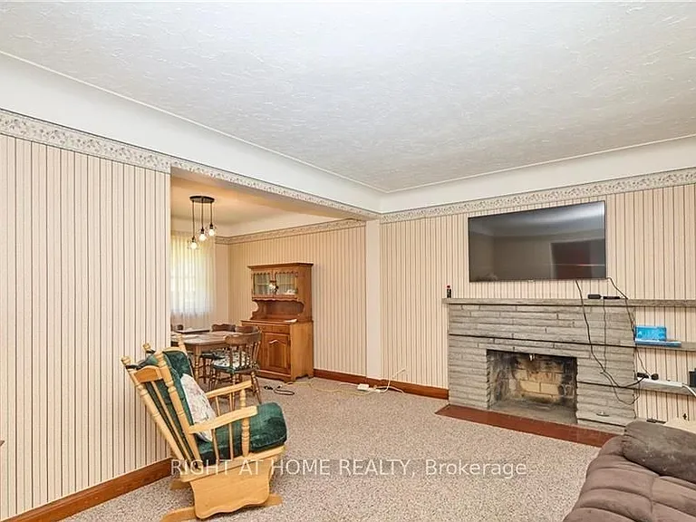 6357 Dorchester Rd — Photo 4