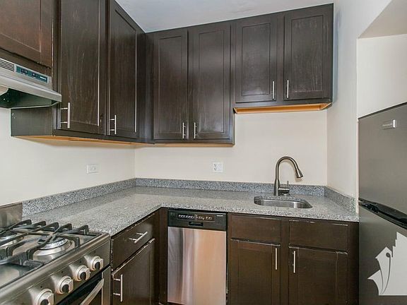 4th image of 4737 N Hermitage Ave #3