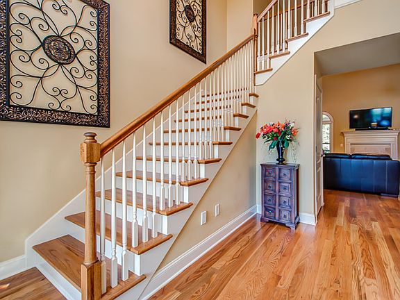 2nd image of 1003 Crimson Way