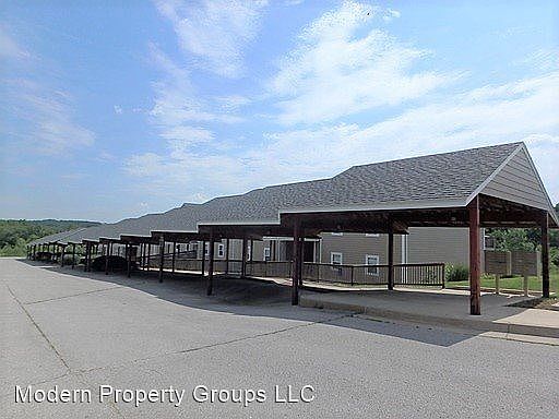 3rd image of 1314 White Oak Ln #203