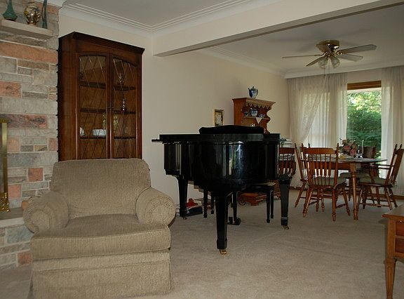 5th image of 6042 W 127th Pl